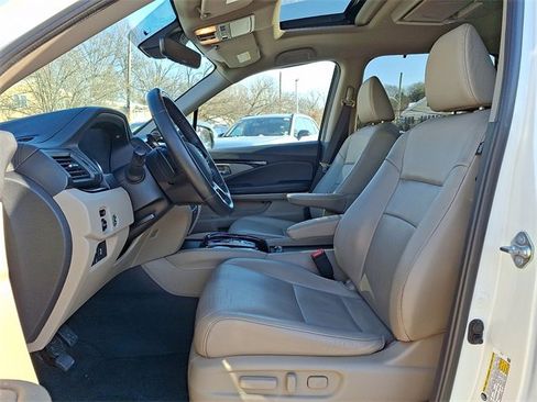 Certified 2019 Honda Pilot Touring image 14