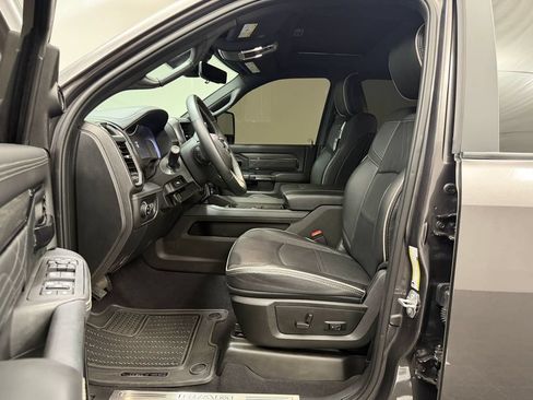 Used 2025 RAM 3500 Limited AWD/4WD image 5