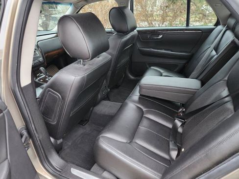 Used 2011 Cadillac DTS Luxury image 35