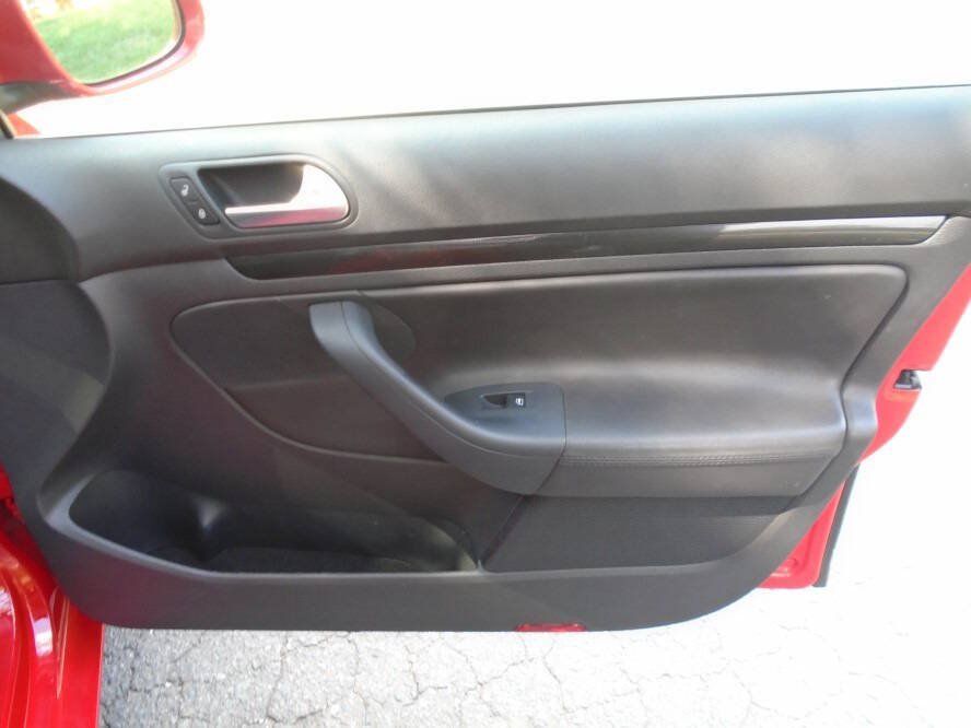 Used 2014 Volkswagen Jetta TDI FWD image 26