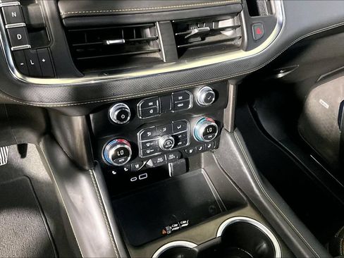 Used 2024 GMC Yukon XL AT4 w/ Technology Package AWD/4WD image 26