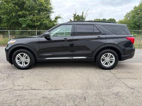 Used 2023 Ford Explorer XLT w/ Equipment Group 202A RWD image 5