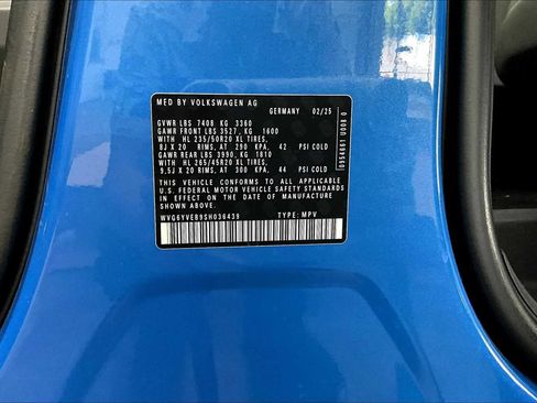 New 2025 Volkswagen ID. Buzz 1st Edition image 35