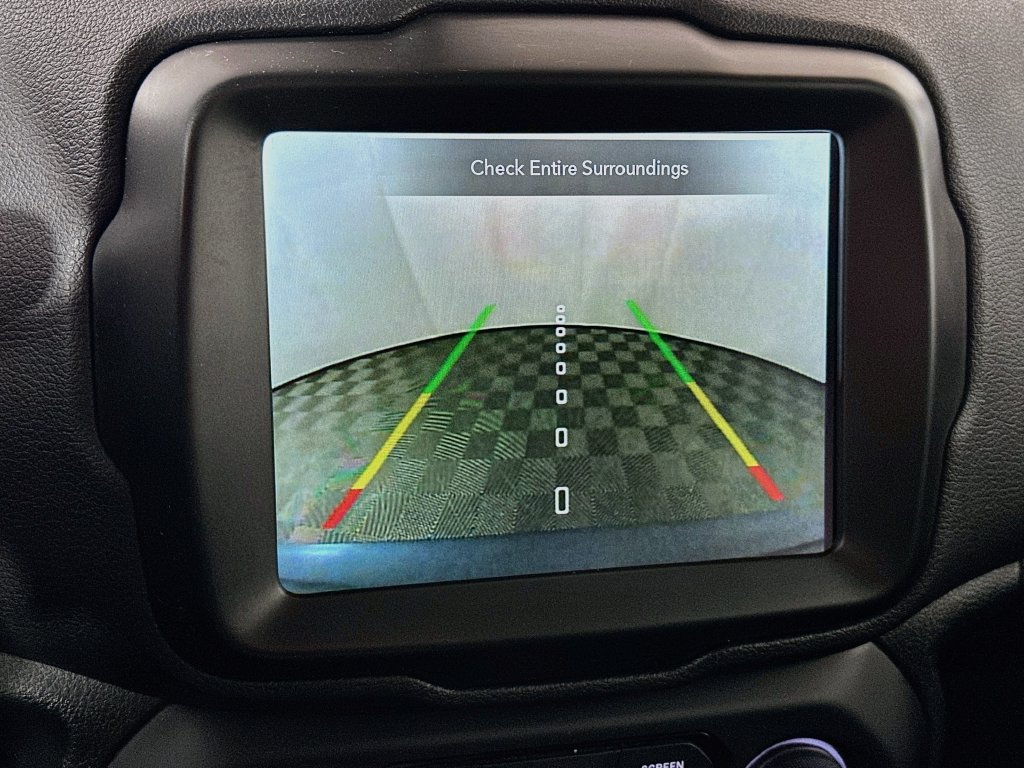 Certified 2023 Jeep Renegade Latitude w/ Premium Group AWD/4WD image 23