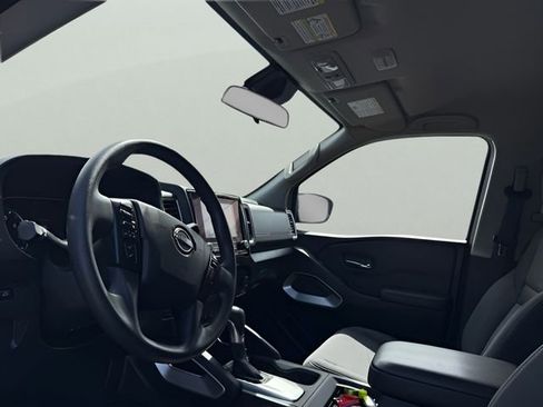 Used 2022 Nissan Frontier SV image 10