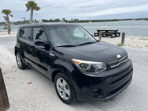 Used 2018 Kia Soul FWD image 29