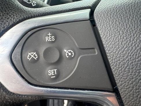 Used 2021 Chevrolet Traverse LS FWD image 7