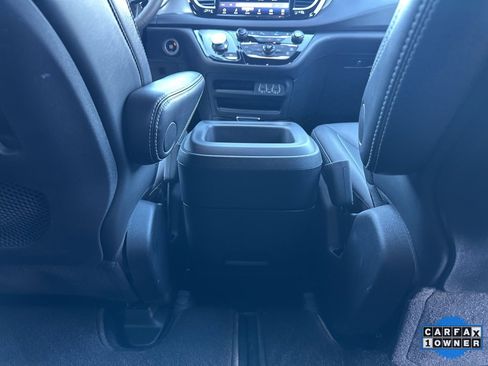 Used 2025 Chrysler Pacifica Select image 51