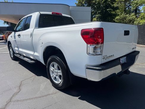 Used 2013 Toyota Tundra 4x4 Double Cab w/ SR5 Pkg image 3