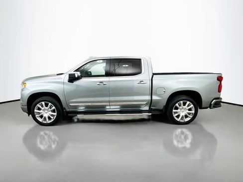 Used 2025 Chevrolet Silverado 1500 High Country w/ High Country Premium Package AWD/4WD image 4