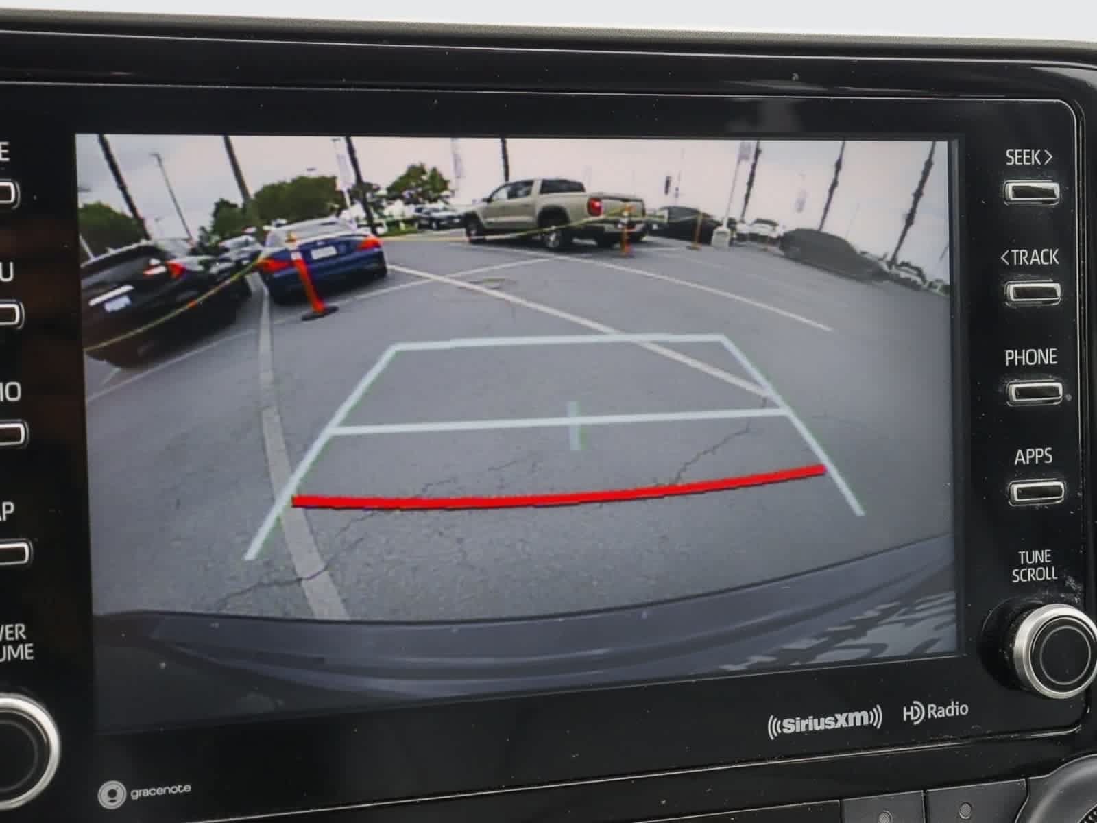 Used 2021 Toyota Highlander XLE AWD/4WD image 34