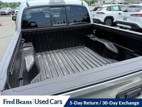 Certified 2022 Toyota Tacoma SR AWD/4WD image 10