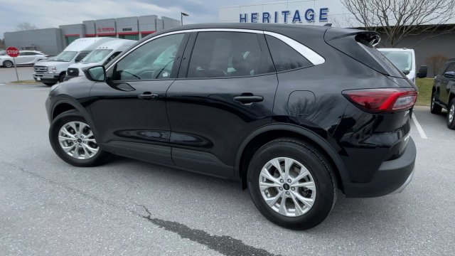 Used 2023 Ford Escape Active AWD/4WD image 4
