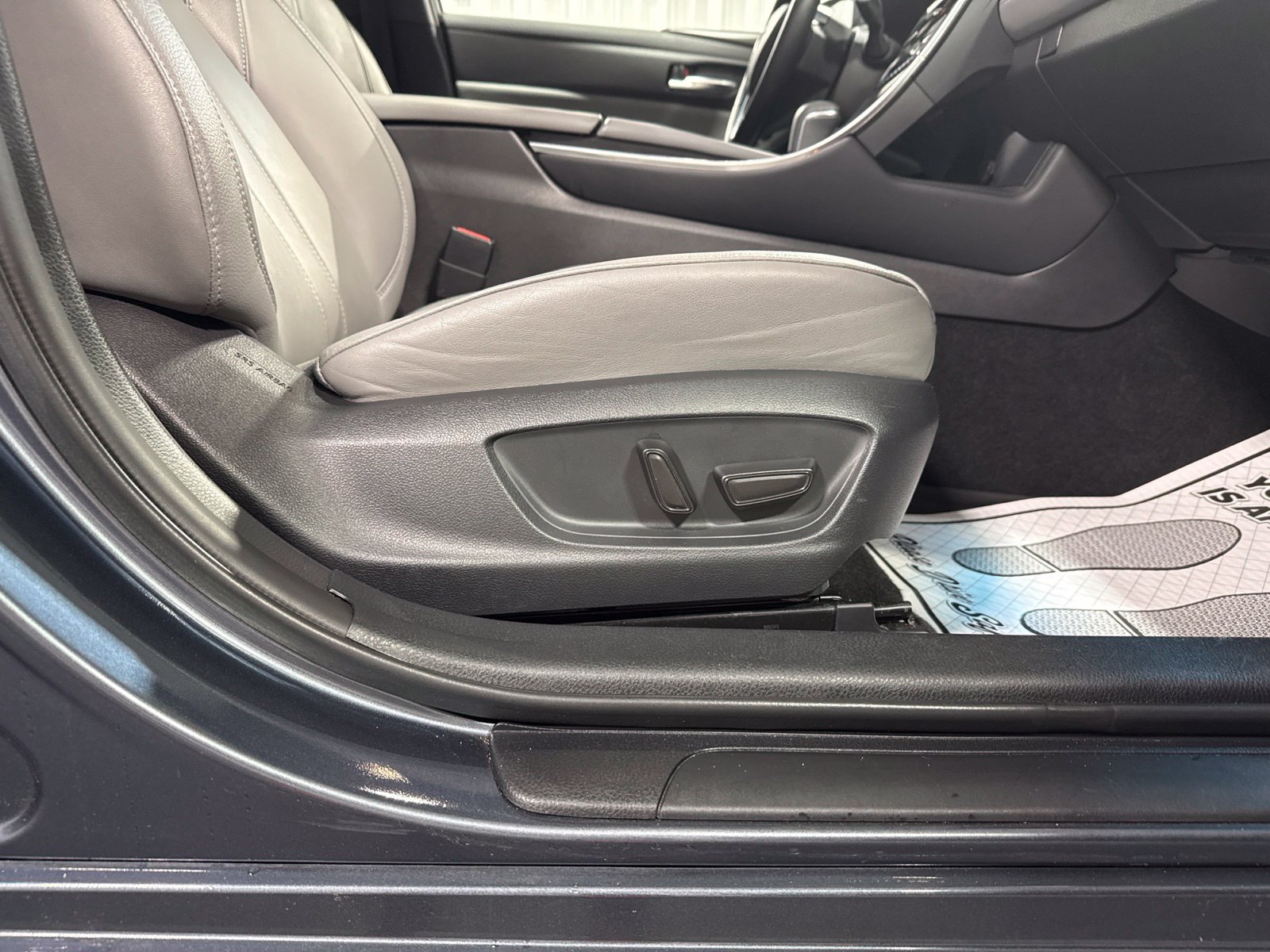Used 2019 Toyota Avalon XLE w/ Moonroof Package FWD image 14