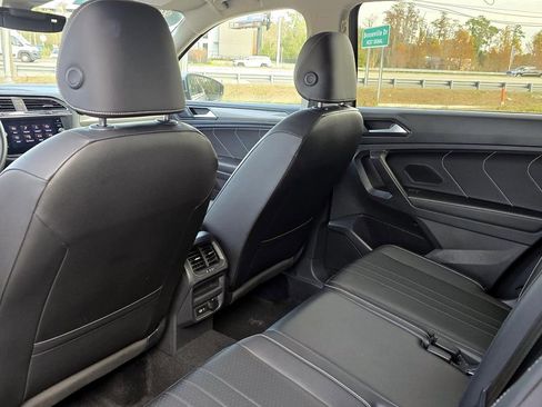 Certified 2022 Volkswagen Tiguan SE image 29
