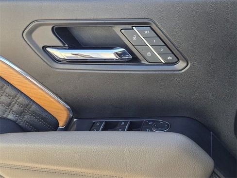 Certified 2024 GMC Canyon Denali image 30