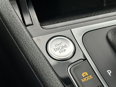 Used 2018 Volkswagen GTI SE image 21