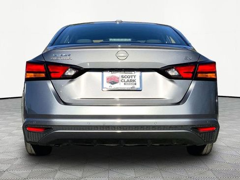 Used 2024 Nissan Altima 2.5 SV image 6