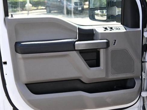 Used 2018 Ford F350 XLT w/ XLT Value Package RWD image 8