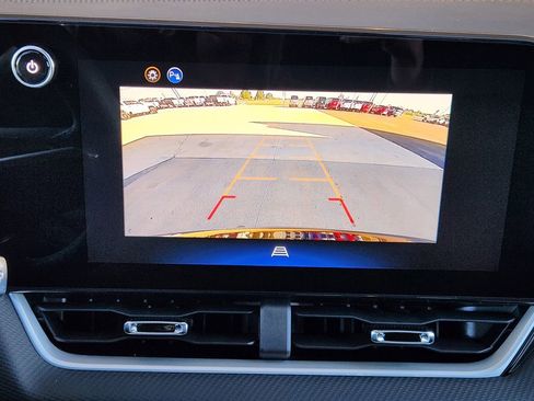 New 2026 Chevrolet Equinox LT image 13