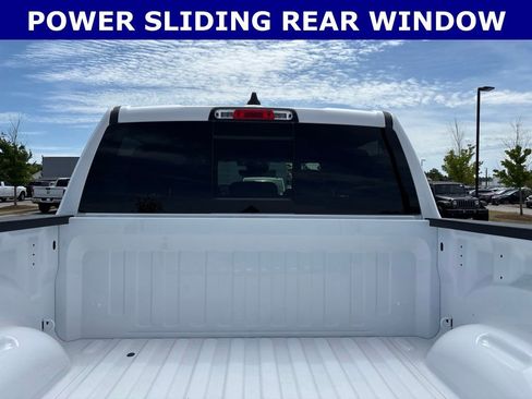 Used 2026 RAM 1500 4x4 Crew Cab image 12