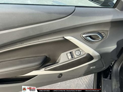 Used 2022 Chevrolet Camaro LT w/ Technology Package image 14