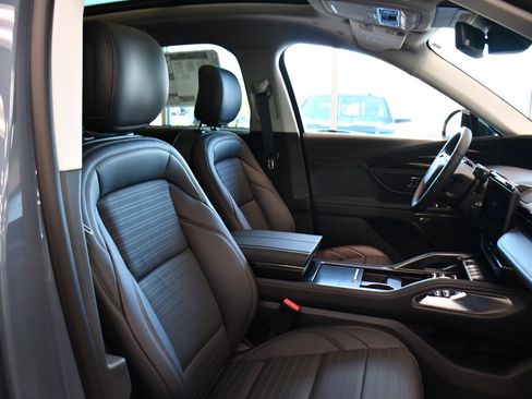 New 2026 Lincoln Nautilus Reserve image 16