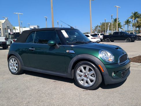 Used 2015 MINI Cooper S image 2