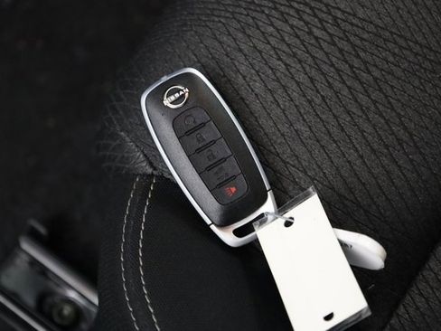 Certified 2026 Nissan Rogue SV image 27