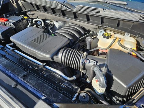 Used 2022 Chevrolet Silverado 1500 High Country w/ Technology Package image 34