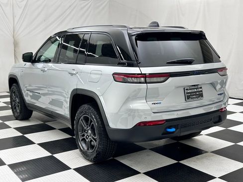 New 2025 Jeep Grand Cherokee Trailhawk w/ Advanced Protech Group II image 7