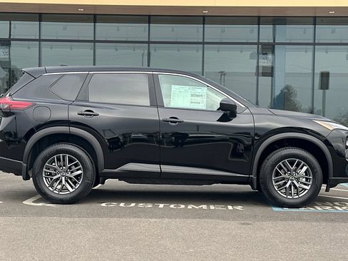 New 2026 Nissan Rogue S image 3