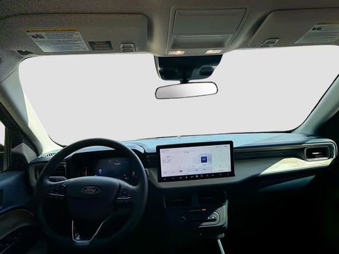 Used 2025 Ford Maverick Lariat w/ 4K Tow Package image 15