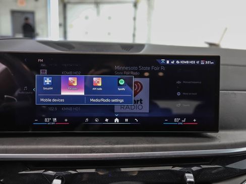 Certified 2024 BMW X6 xDrive40i w/ Premium Package image 17