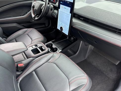 Used 2025 Ford Mustang Mach-E Premium w/ Sport Appearance Package image 32