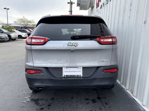 Used 2018 Jeep Cherokee Latitude image 8