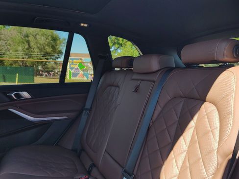 Used 2024 BMW X5 sDrive40i w/ Parking Assistance Package image 11