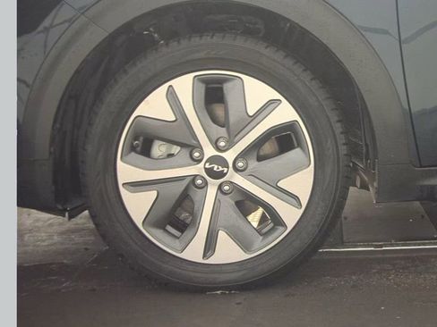 Used 2022 Kia Niro EX w/ Cold Weather Package image 15