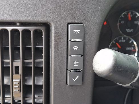 Used 2019 Chevrolet Express 3500 LT w/ LT Preferred Equipment Group RWD image 22