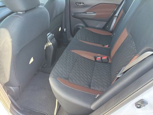 Used 2024 Nissan Kicks SR image 11