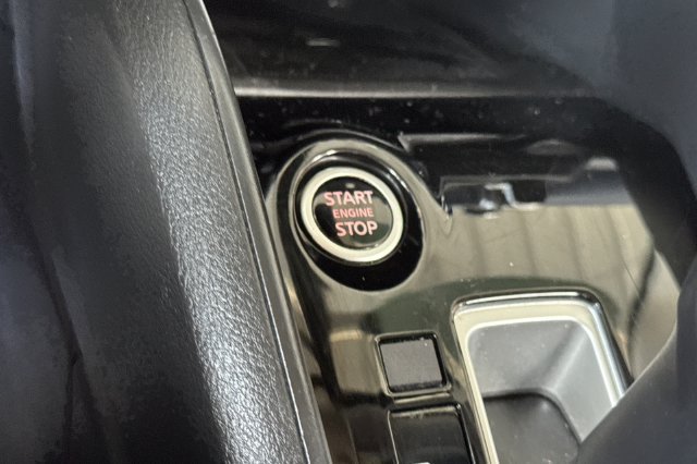 Used 2023 Nissan Versa SV FWD image 23