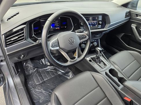 Used 2022 Volkswagen Jetta SE image 18