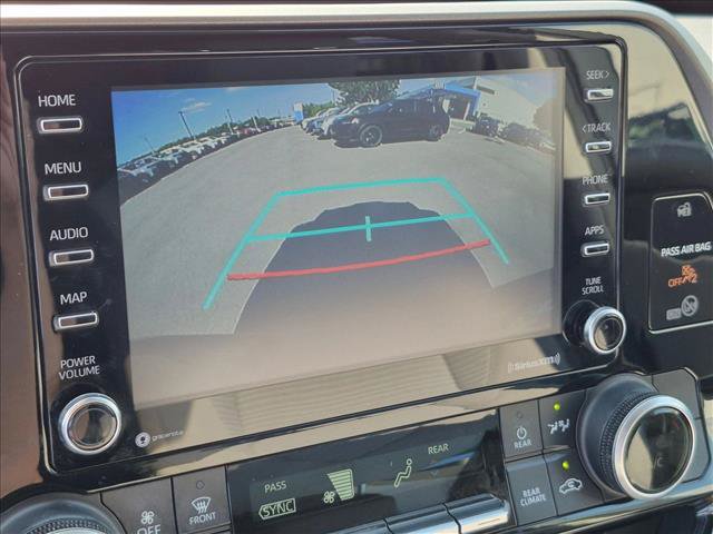 Used 2020 Toyota Highlander L FWD image 13