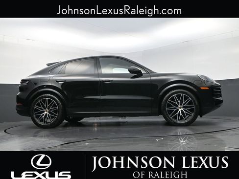 Used 2024 Porsche Cayenne Coupe AWD/4WD image 21