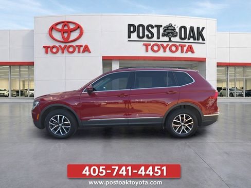 Used 2020 Volkswagen Tiguan SE FWD image 2