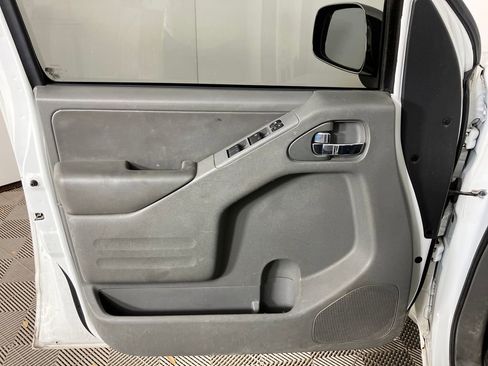 Used 2019 Nissan Frontier SL image 22
