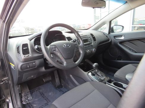 Used 2017 Kia Forte LX image 12