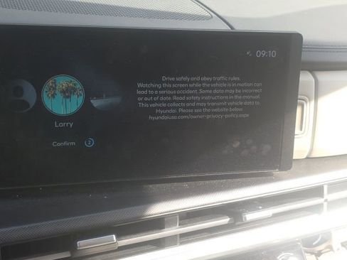 Used 2025 Hyundai Santa Fe SEL FWD image 10