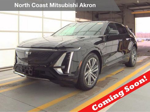 Used 2024 Cadillac Lyriq Luxury w/ LPO, Floor Liner Package AWD/4WD image 1
