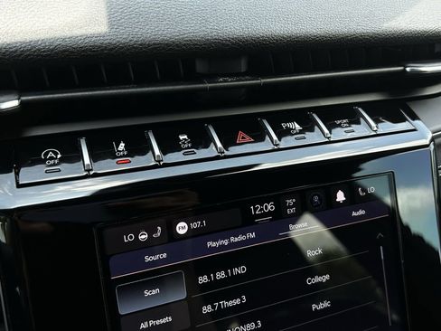 Used 2023 Jeep Grand Cherokee L Laredo RWD image 19